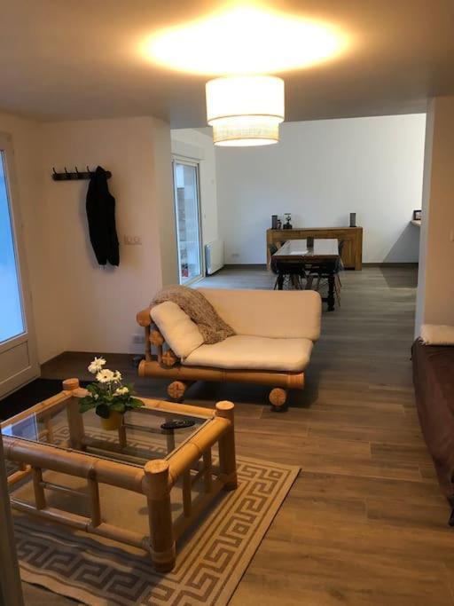 Logement De Plain-Pied Avec Jardin, Terrasse Gurgy Екстер'єр фото